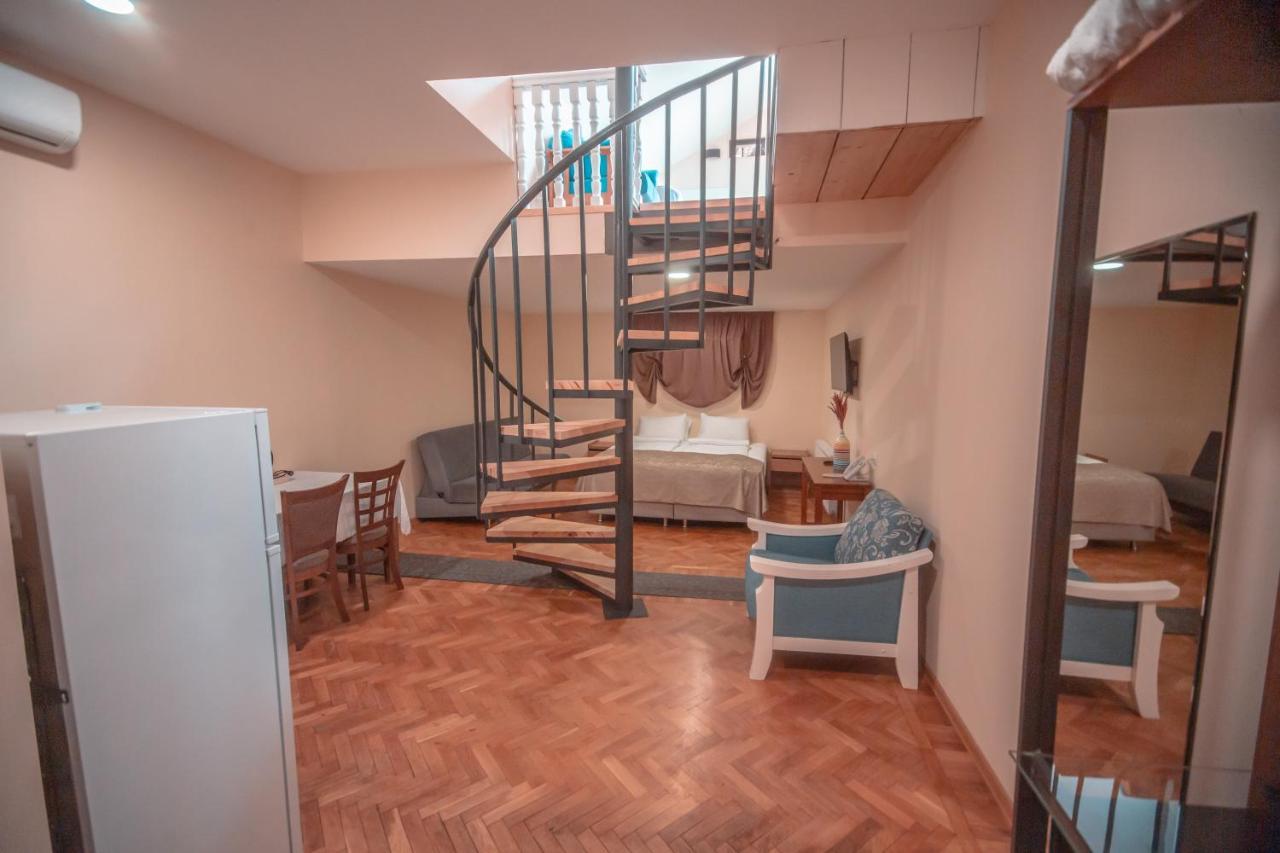 Hotel Banovani Τυφλίδα Εξωτερικό φωτογραφία