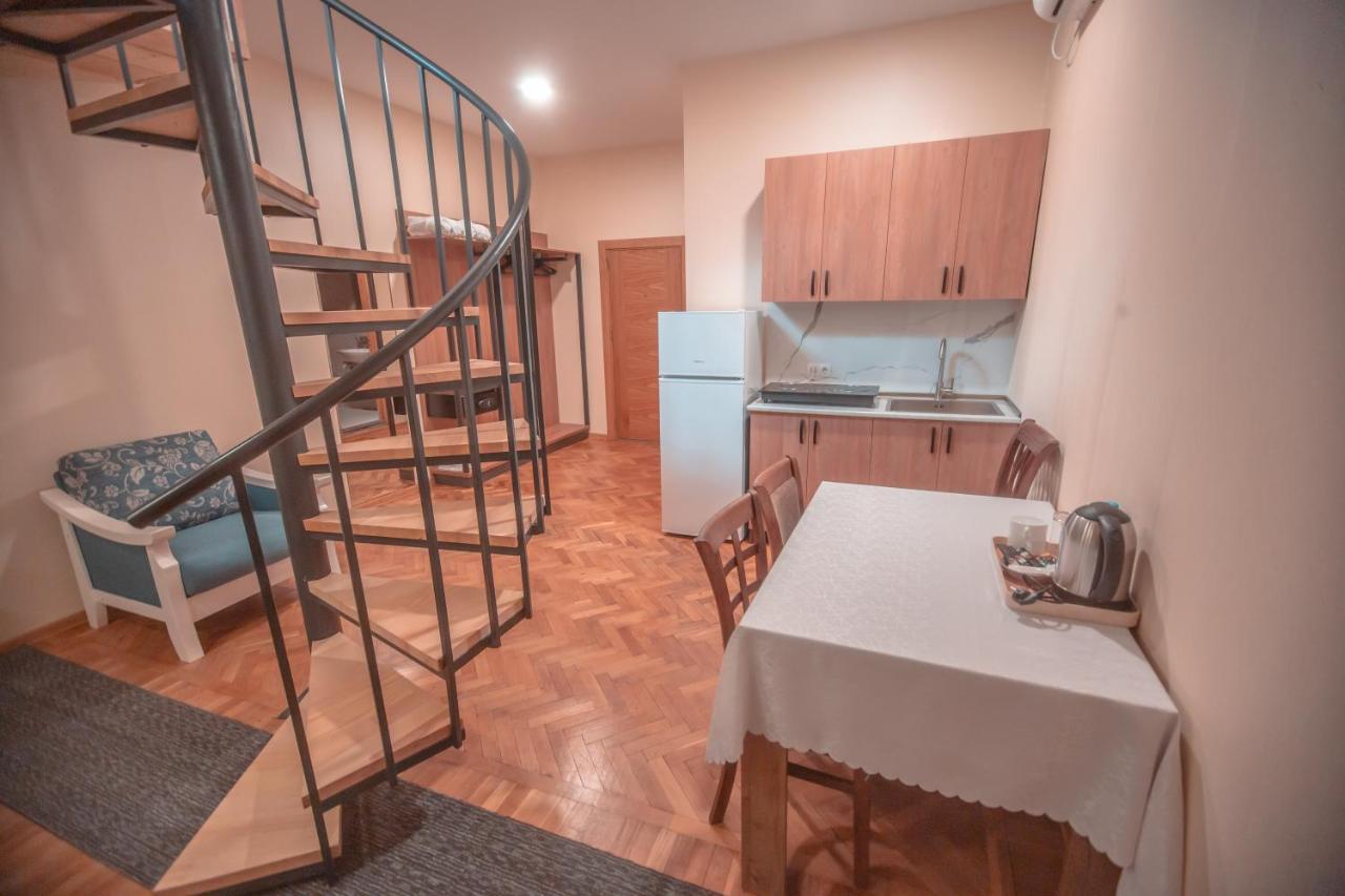 Hotel Banovani Τυφλίδα Εξωτερικό φωτογραφία